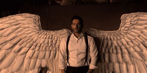 when did chloe see lucifer's wings|lucifer protects chloe with wings.